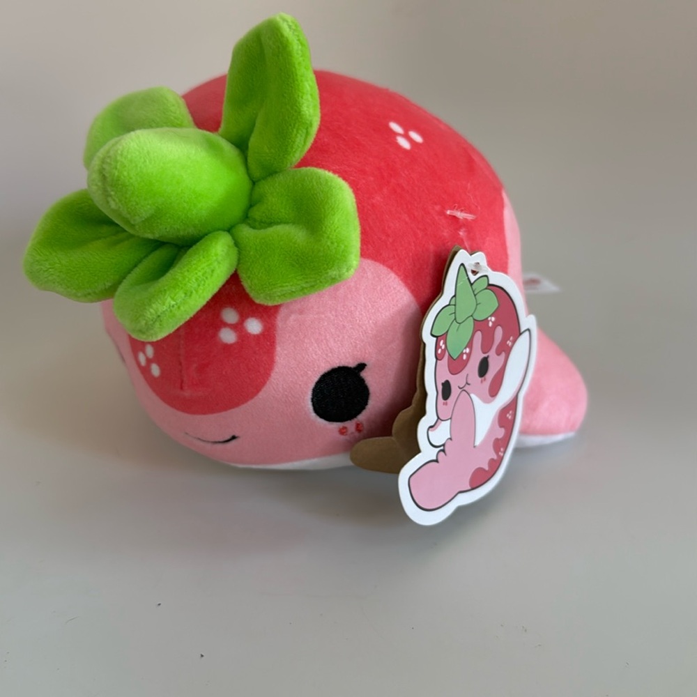 NWT Tasty Peach Strawberry Nomwhal Plush